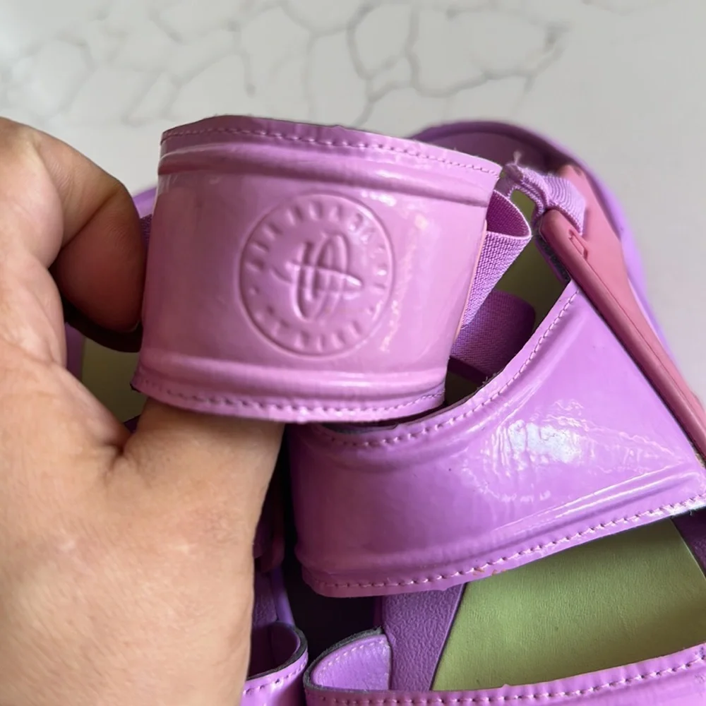 Nike sandals size 8 Barbie core
